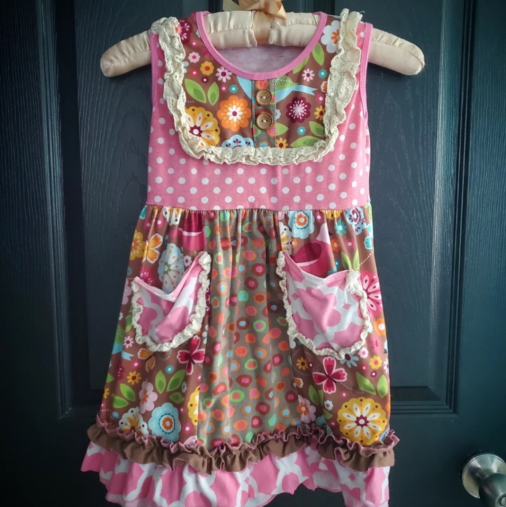 Boutique set, tunic with matching ruffle bottom pants, 6/7 Small, multicolor